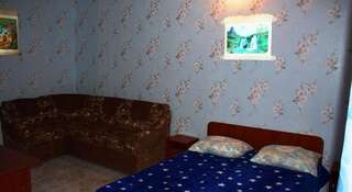 Гостиница on Trudovaya 26 Николаевка Двухместный номер с 1 кроватью или 2 отдельными кроватями + дополнительной кроватью-2